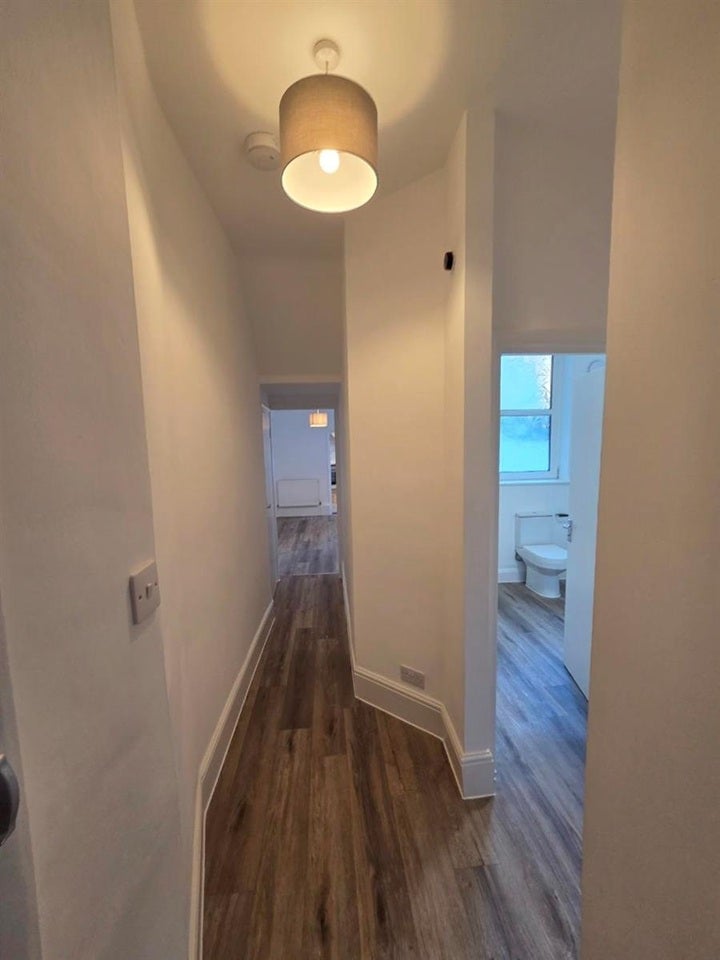 Flat Larcom Street in Greater London