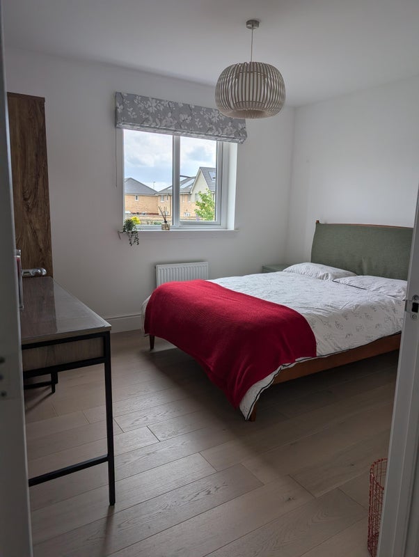 Room Snowdrop Path in East Calder