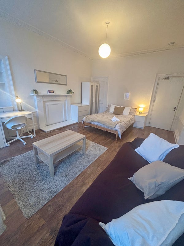 Room Clerk Street in City of Edinburgh