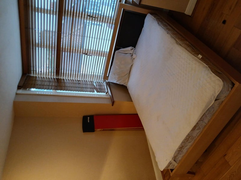 Room Ross Road in Greater London