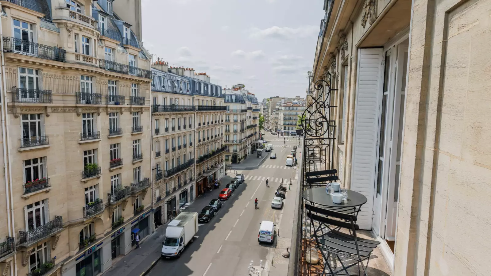 Flat Rue de Tocqueville in Paris