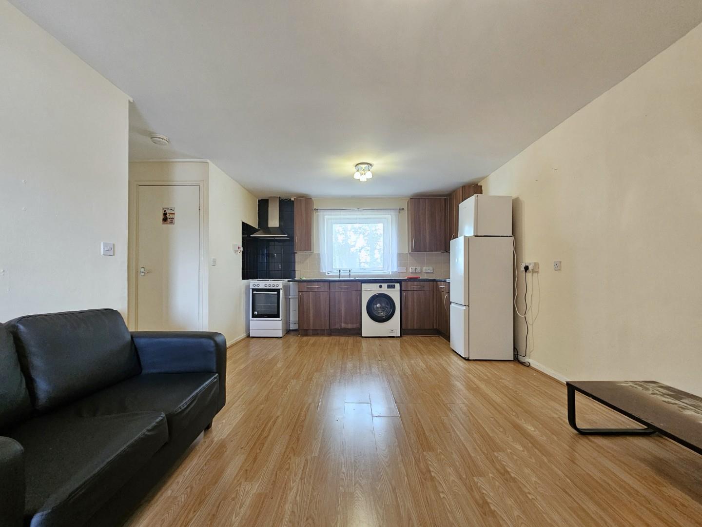 Flat Byfield Road in Northampton