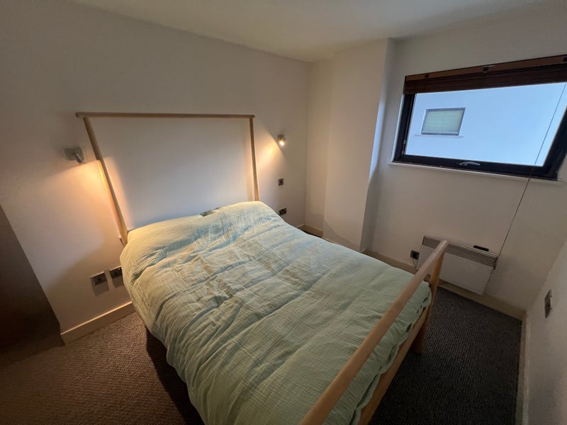 Room Isaac Way in Manchester