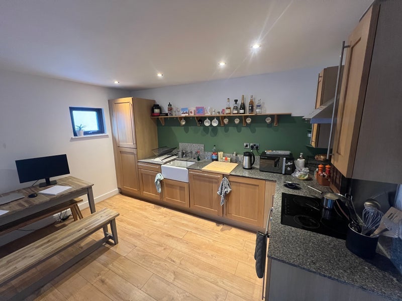 Room Isaac Way in Manchester