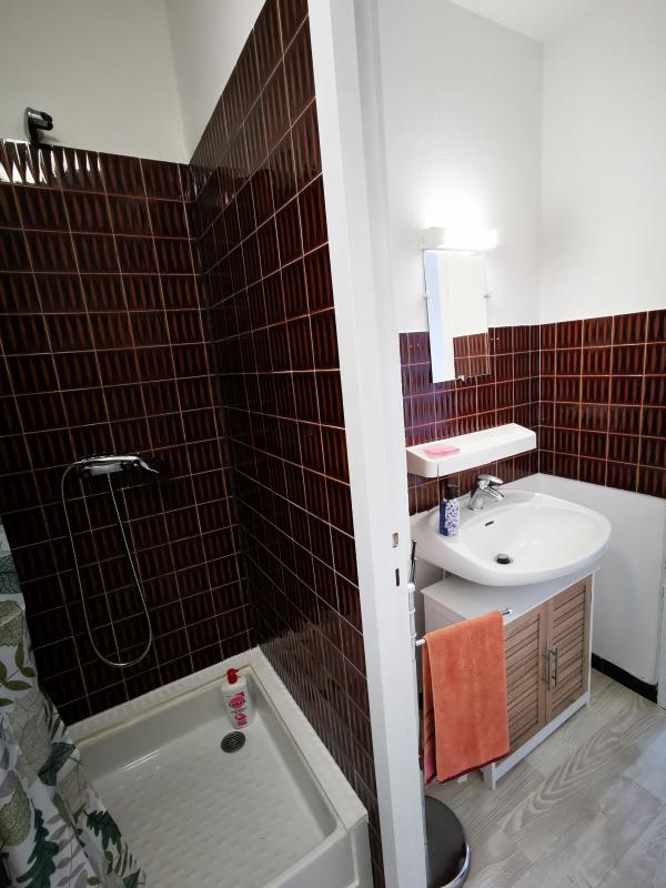 Room Rue des Treilles in Libourne