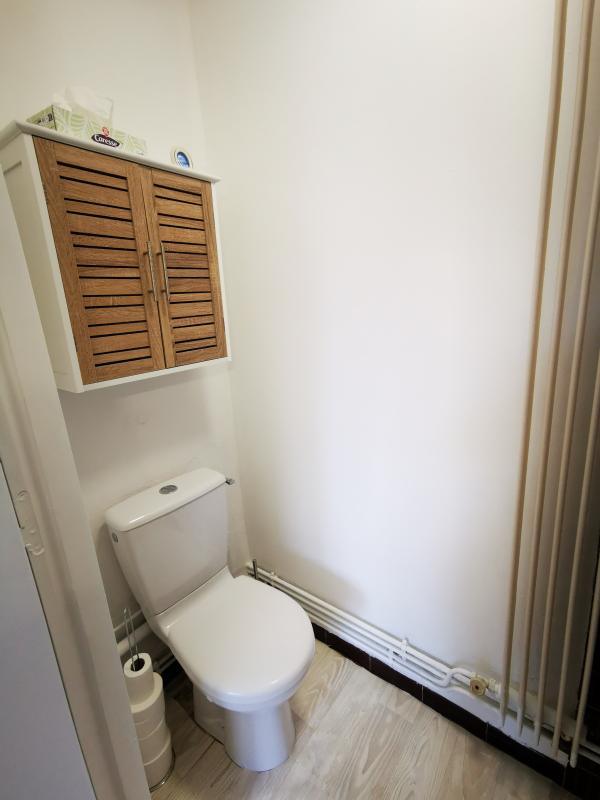 Room Rue des Treilles in Libourne