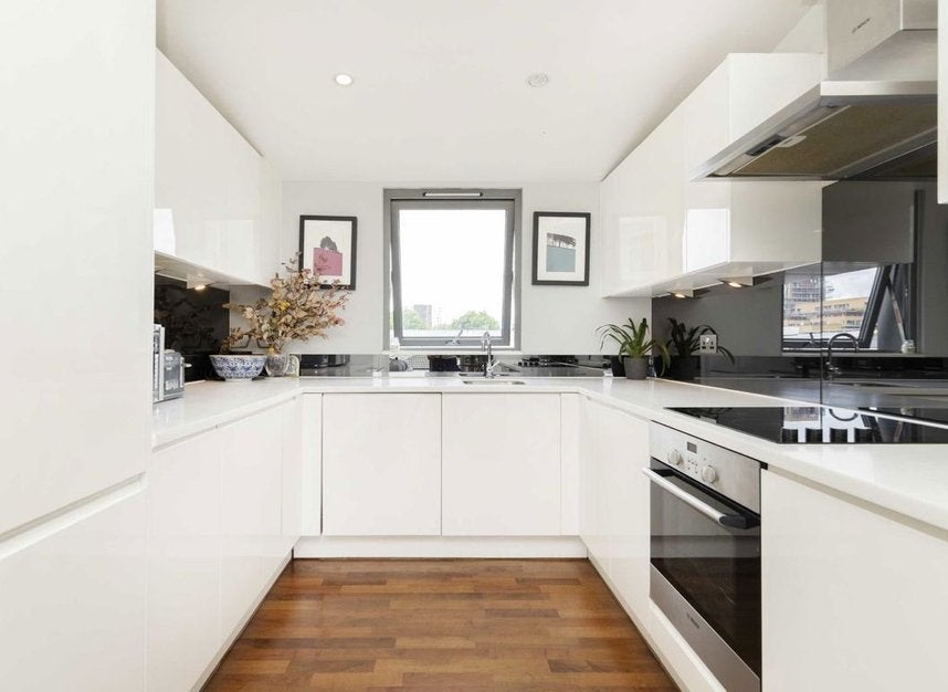 Flat Richmond Road in Greater London