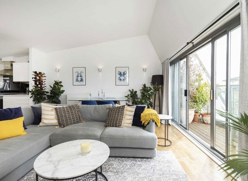 Flat Richmond Road in Greater London