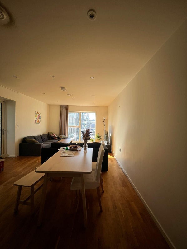 Room Mirabelle Gardens in Greater London
