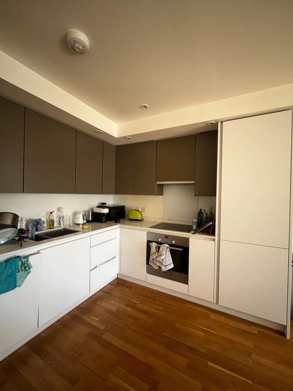 Room Mirabelle Gardens in Greater London