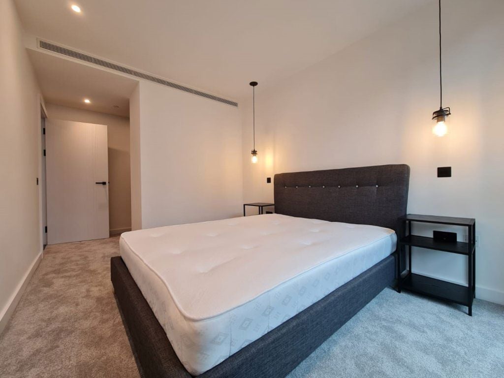 Flat Merino Gardens in Greater London