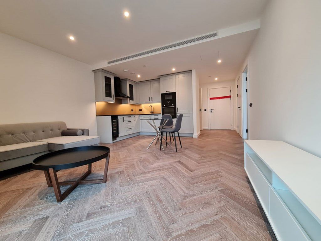 Flat Merino Gardens in Greater London