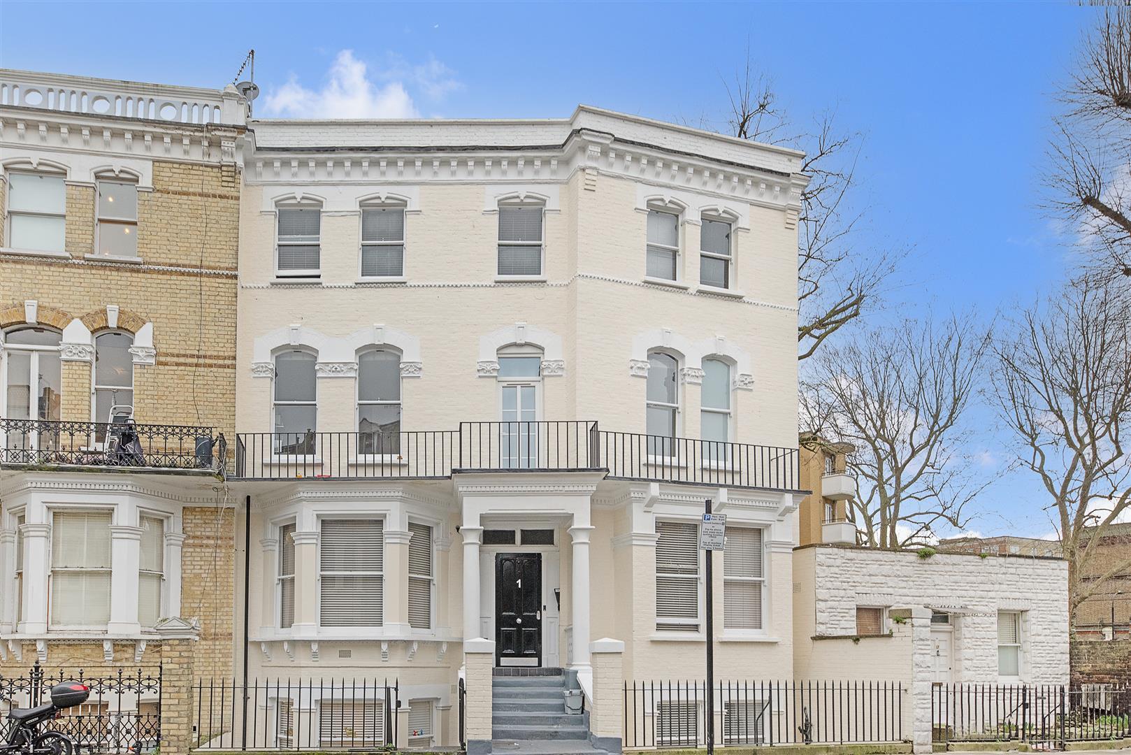 Flat Stanwick Road in Greater London