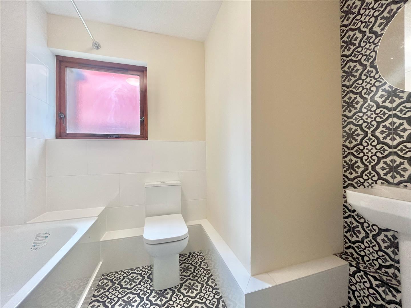 Flat Ryeland Close in Greater London