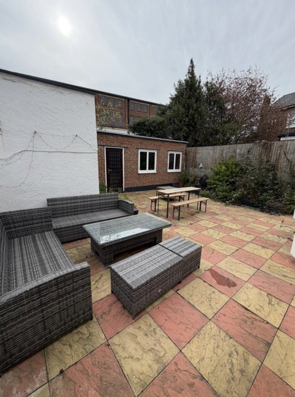 Room Quemerford Road in Greater London
