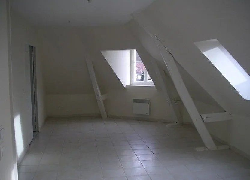 Appartement Rue du Docteur Moussaud à Cuise-la-Motte