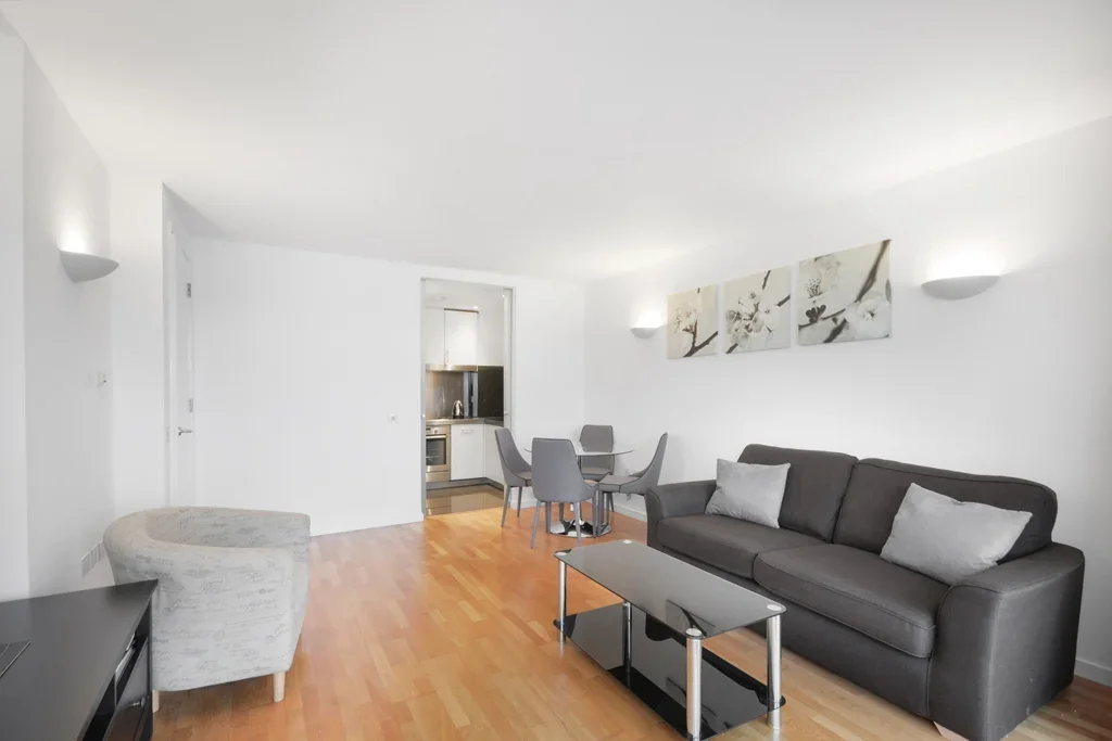 Flat Northumberland Wharf in Greater London
