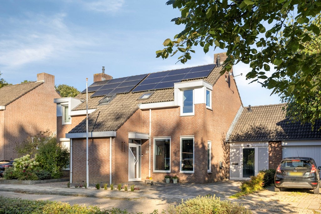 Huis Burg. Van Laarstraat 20 in Gronsveld