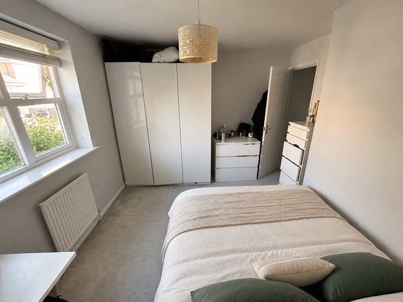 Room Henry Doulton Drive in Greater London