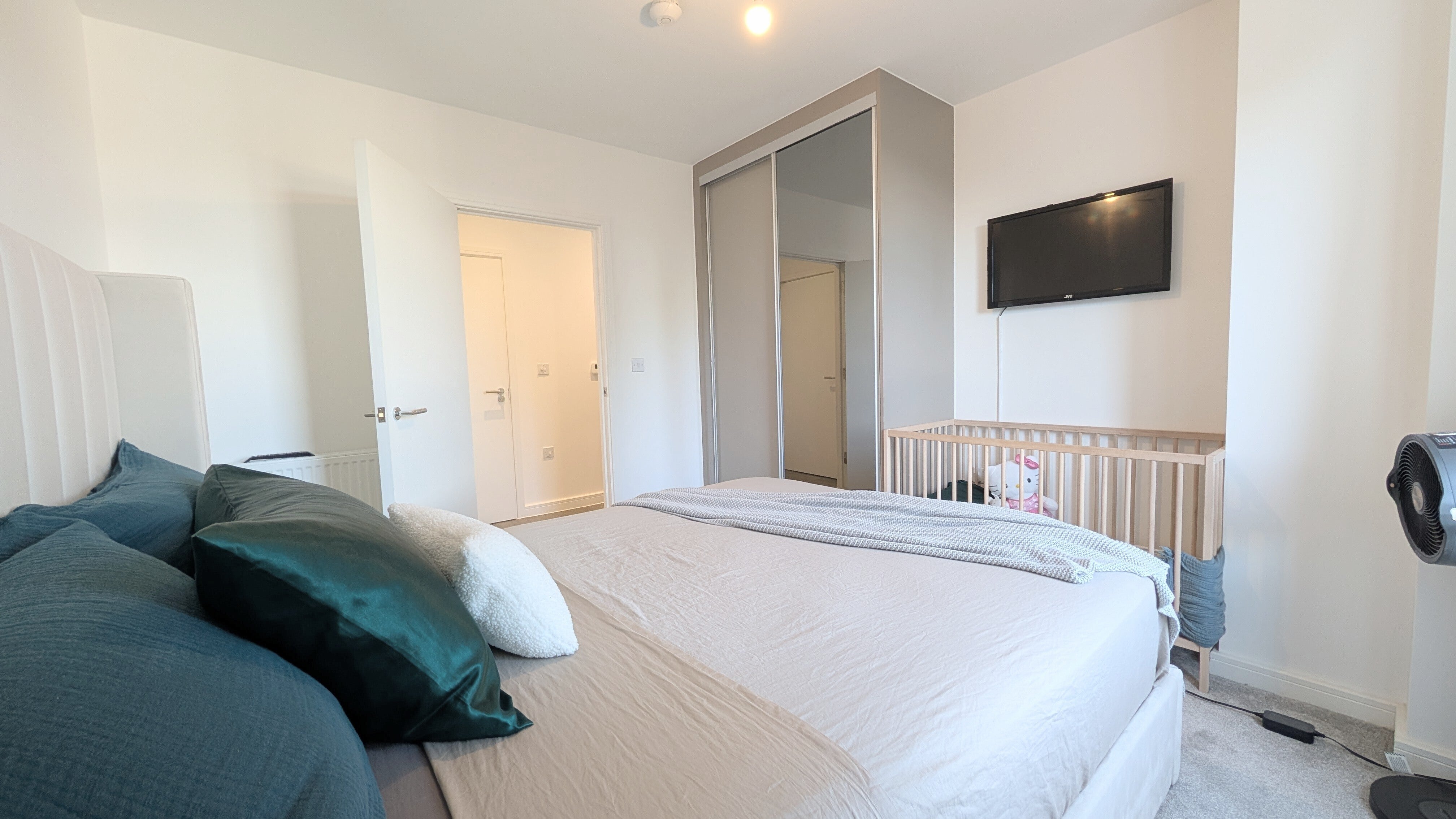 Flat Oxhey Drive in Three Rivers