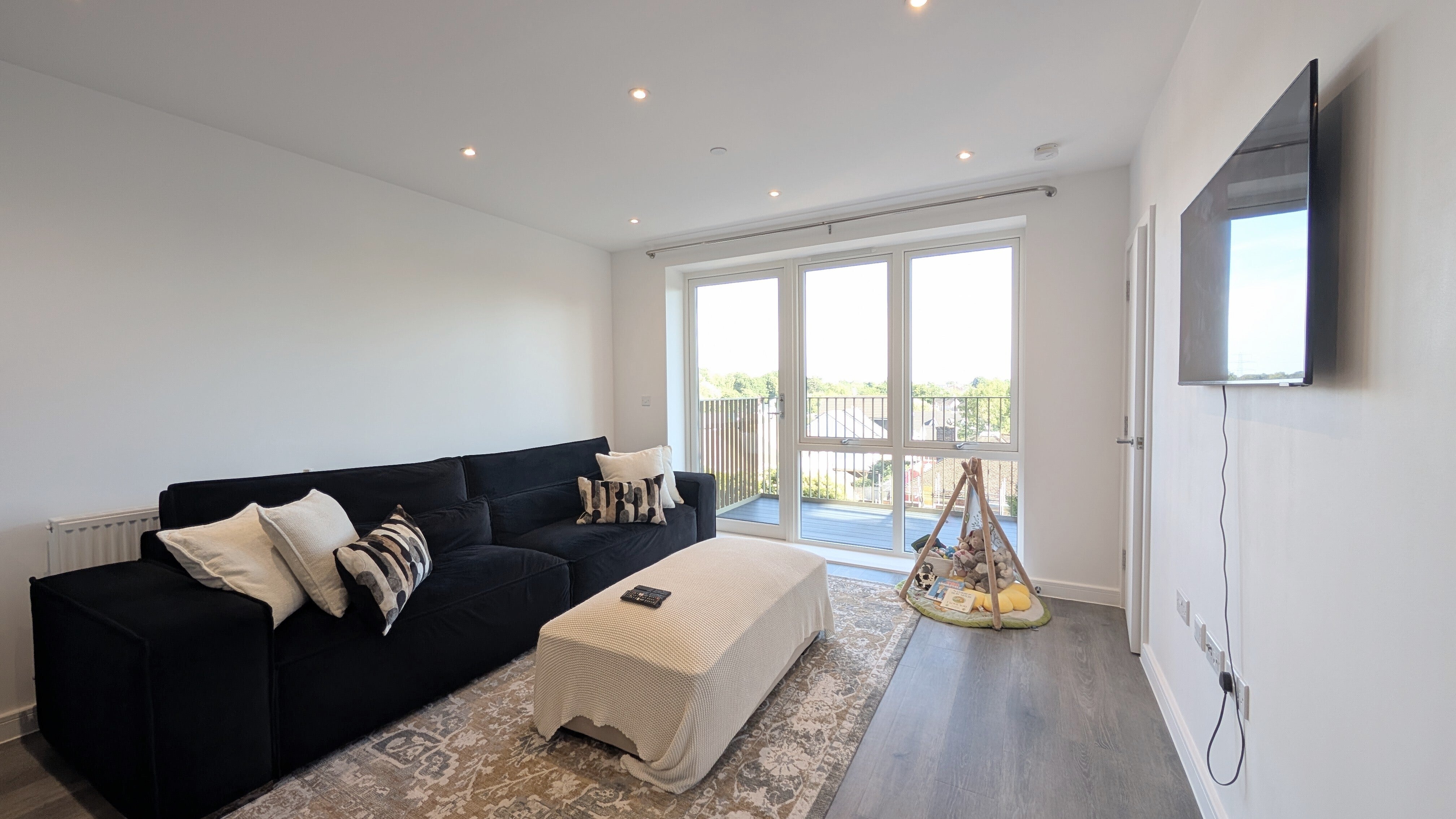 Flat Oxhey Drive in Three Rivers