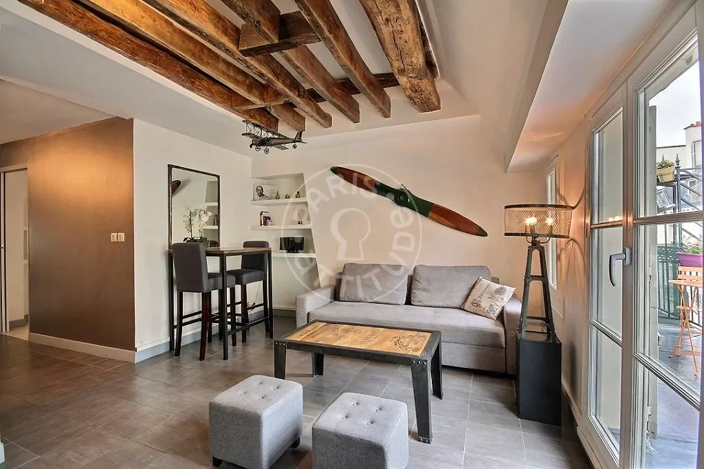 Flat Rue d'Amboise in Paris