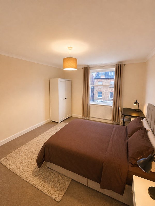 Room Alexandra Grove in Greater London