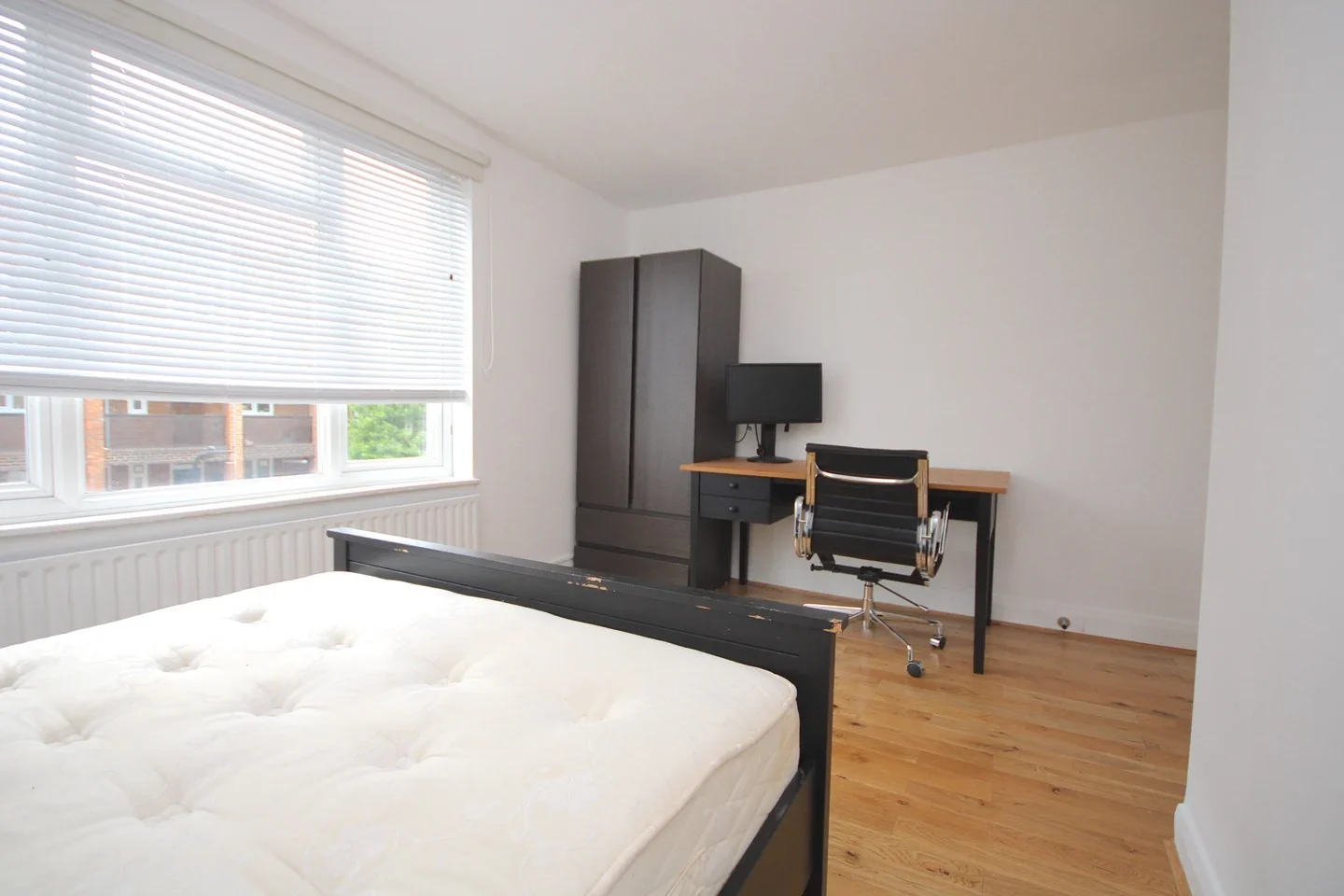 Room Hoxton Street in Greater London
