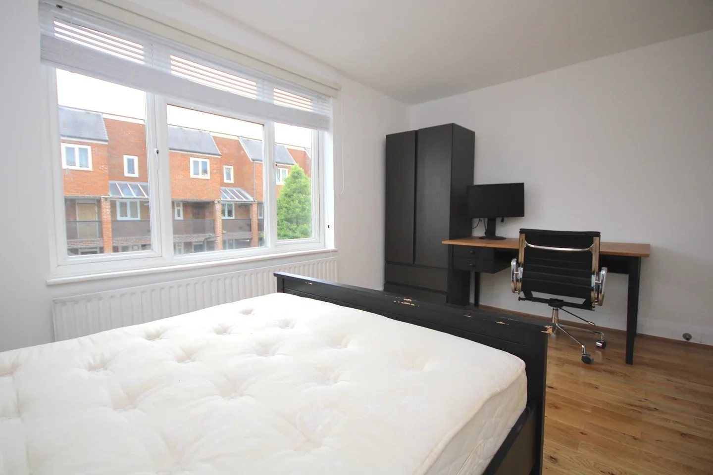 Room Hoxton Street in Greater London
