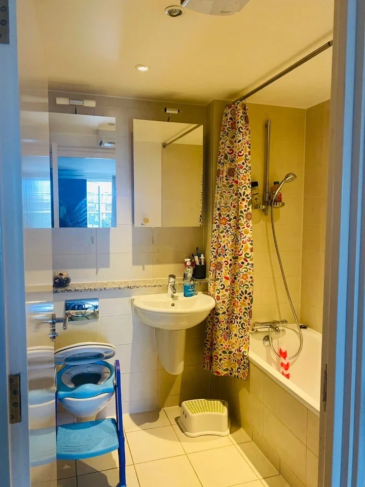 Flat Argyll Road in Greater London