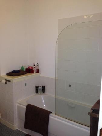 Flat Whitehill Court in Glasgow