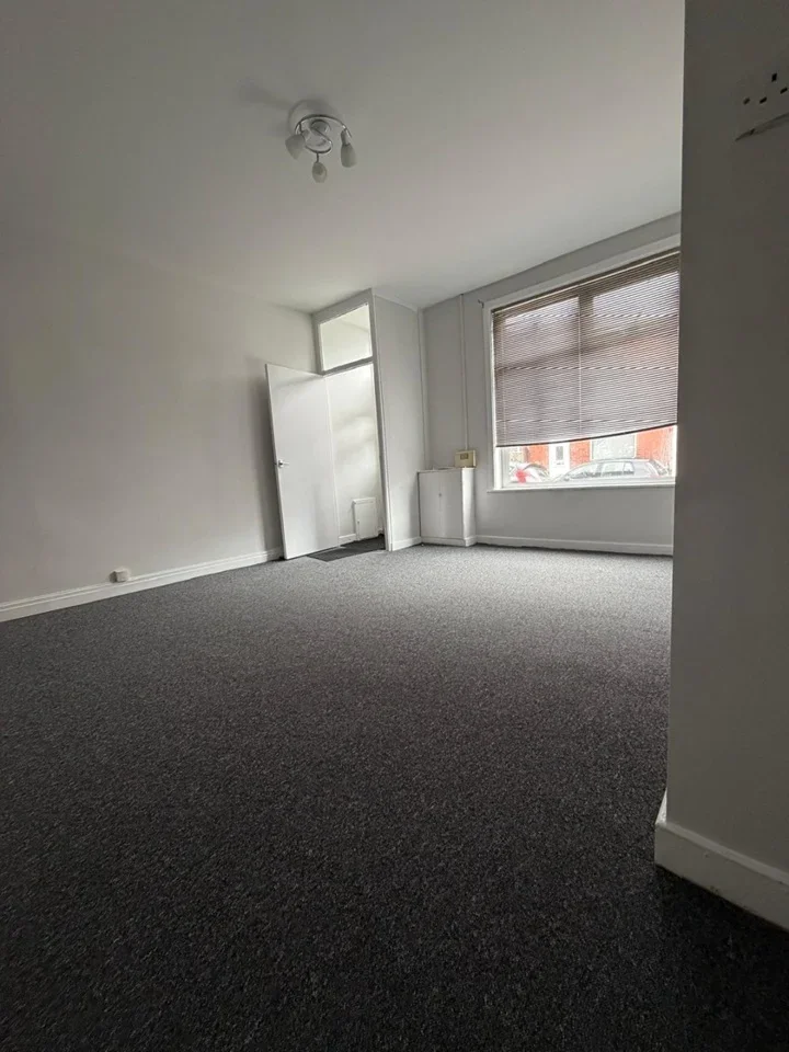 House Richelieu Street in Farnworth