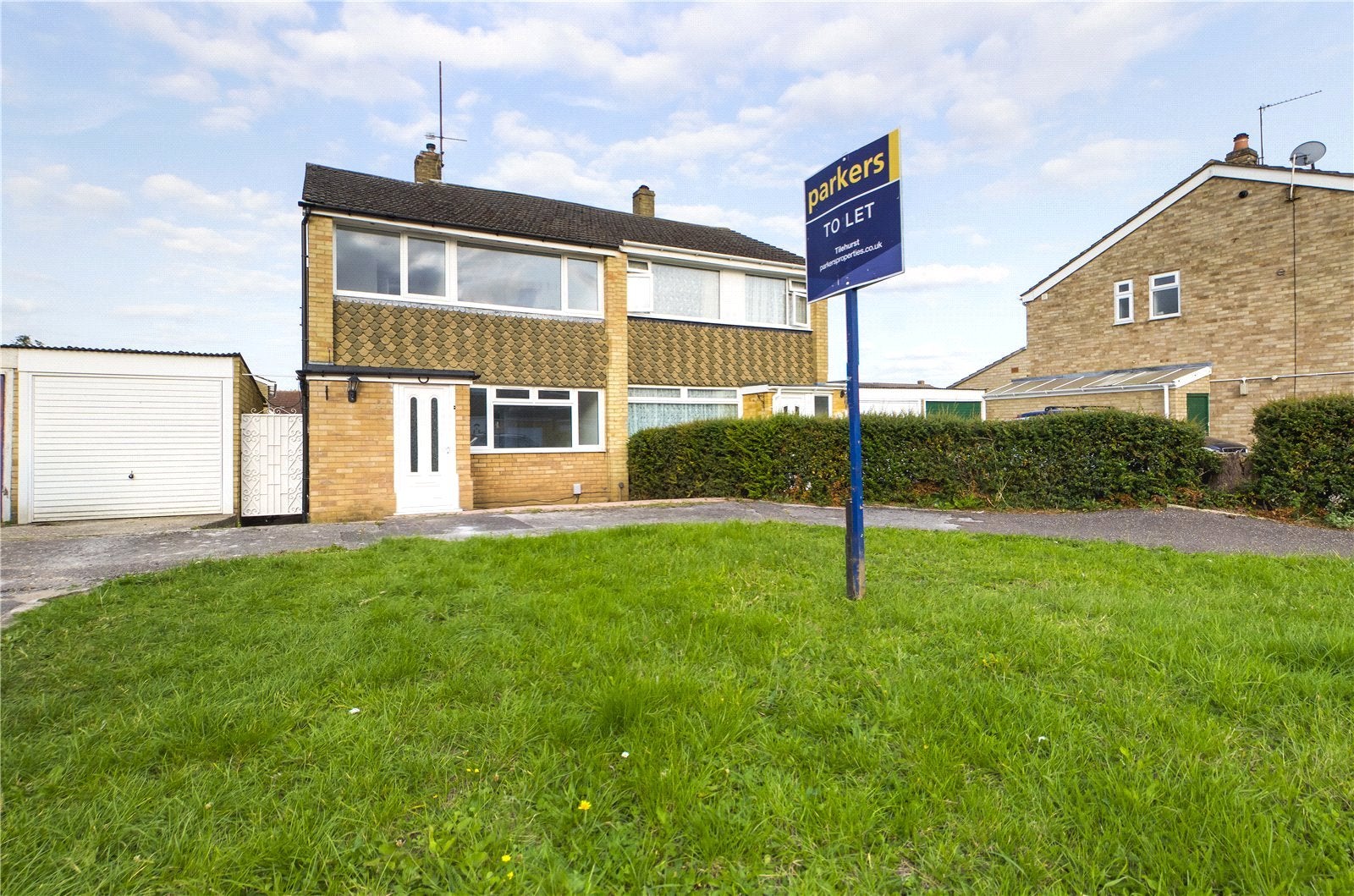 House Glennon Close in Reading