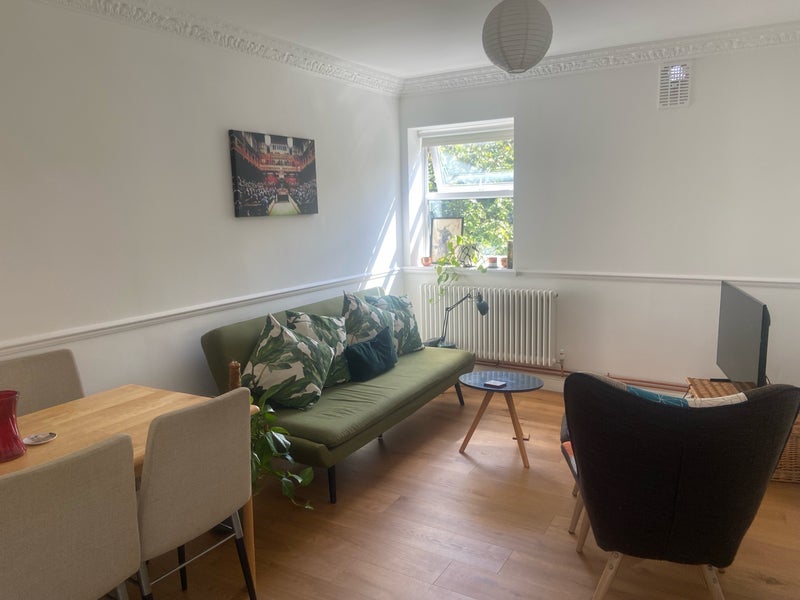 Room Burnham Street in Greater London