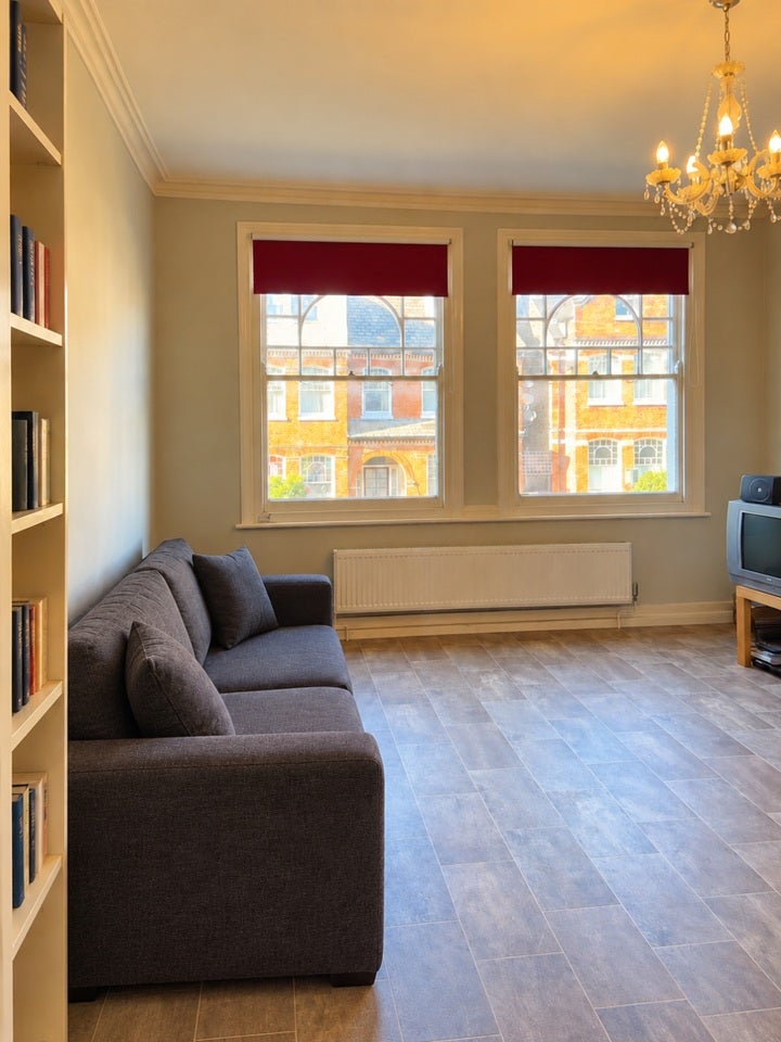 Flat Elmbourne Road in Greater London