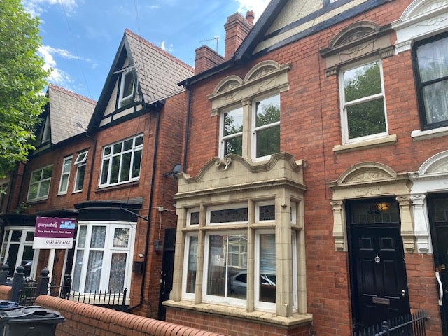 Room Hallewell Road in Birmingham