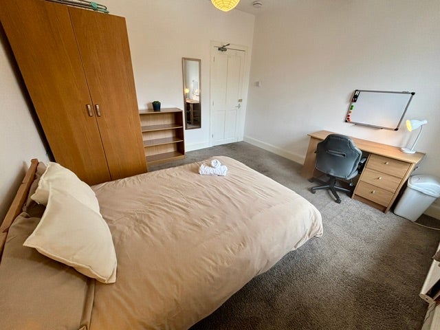 Room Clearburn Gardens in City of Edinburgh