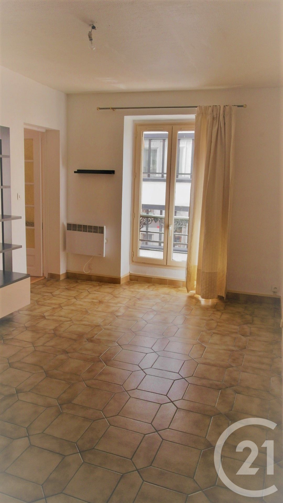 Flat Rue de Charenton in Paris