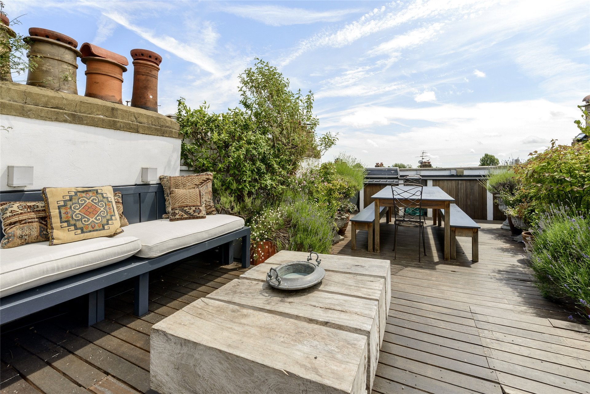 Flat Golborne Road in Greater London