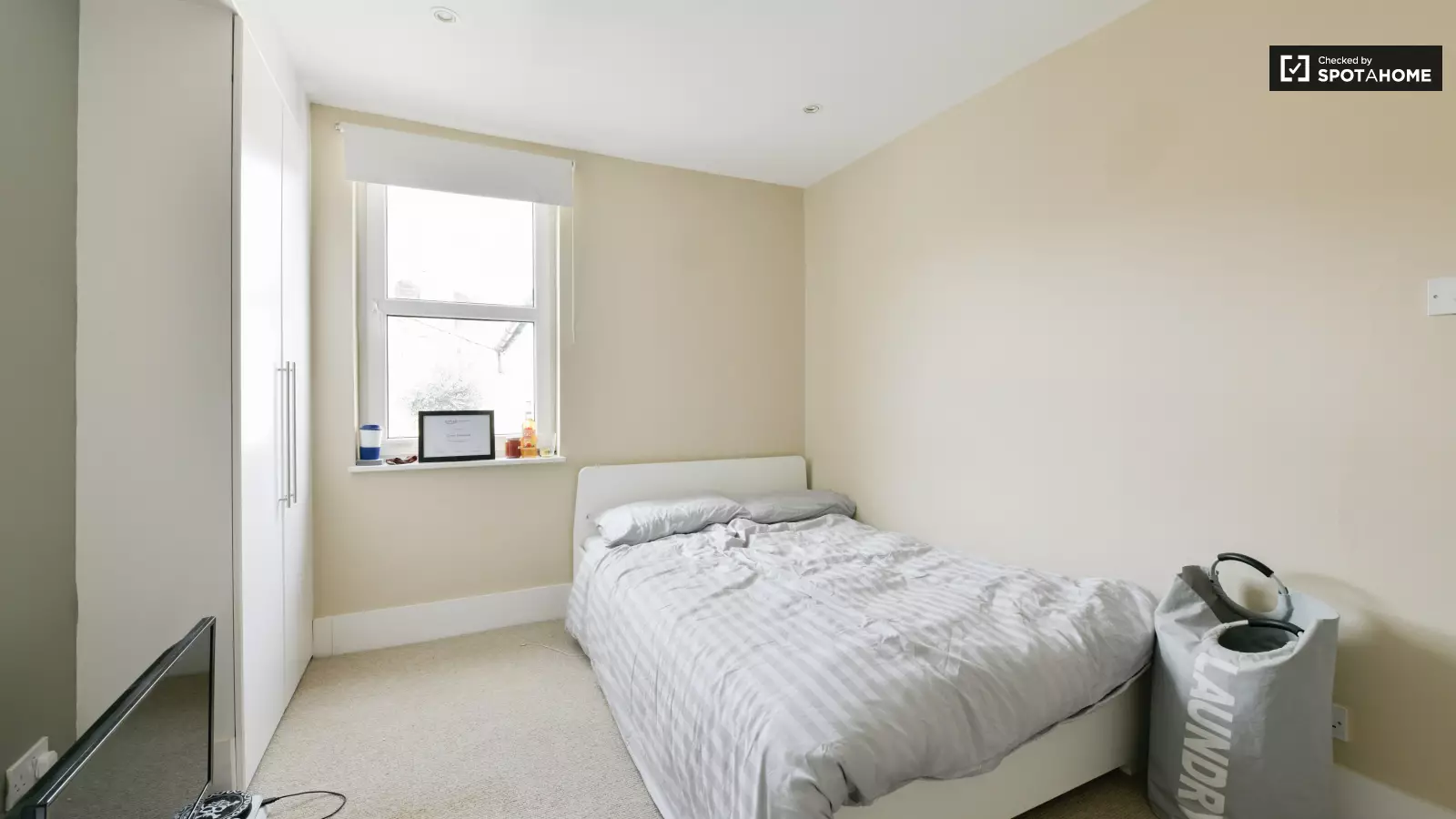 Flat Brookville Road in Greater London