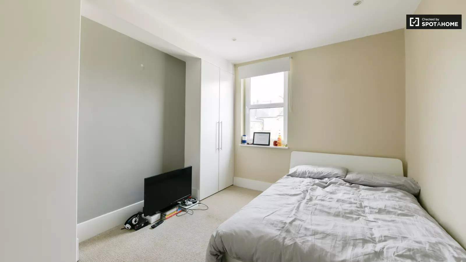 Flat Brookville Road in Greater London