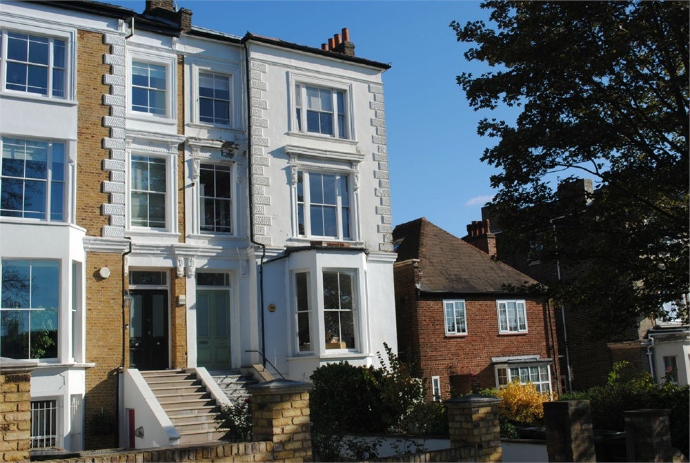House Manor Mount in Greater London