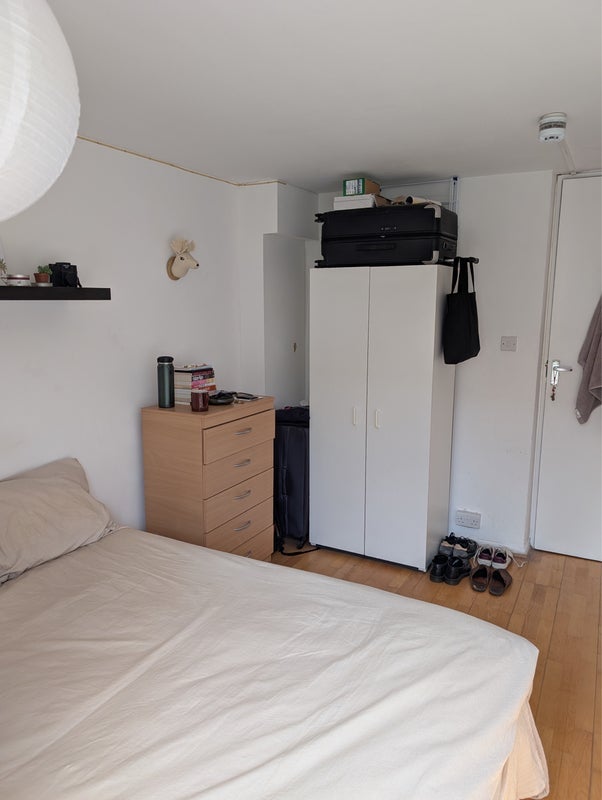 Room Stoneleigh Terrace in Greater London