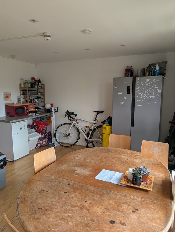 Room Stoneleigh Terrace in Greater London