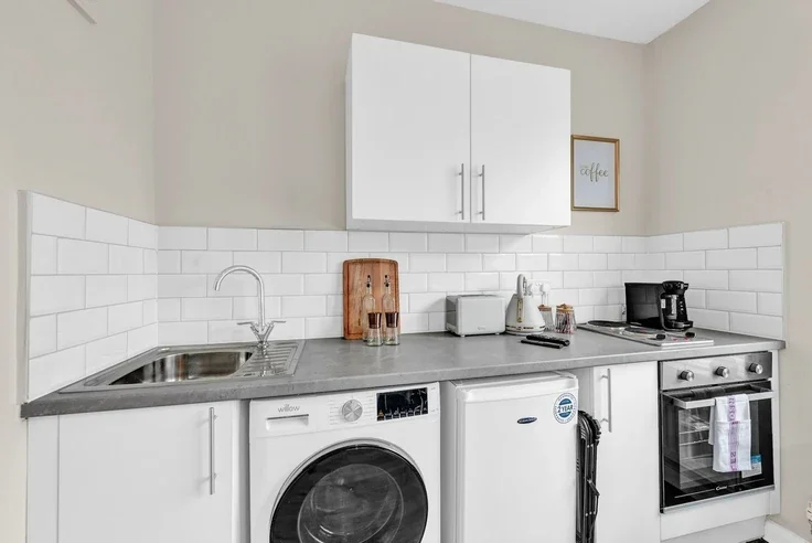 Flat Wightman Road in Greater London