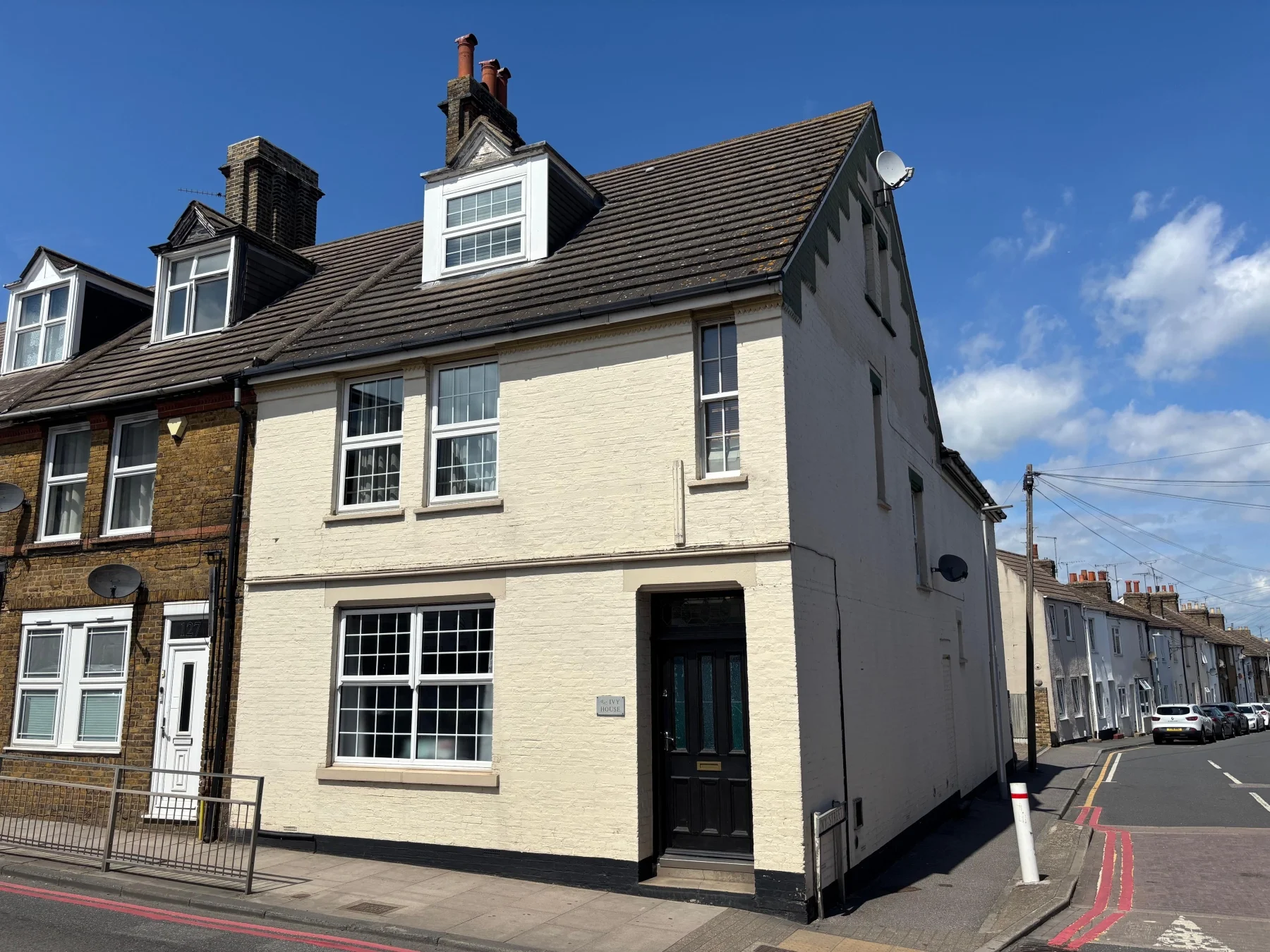 Flat High Street in Rainham