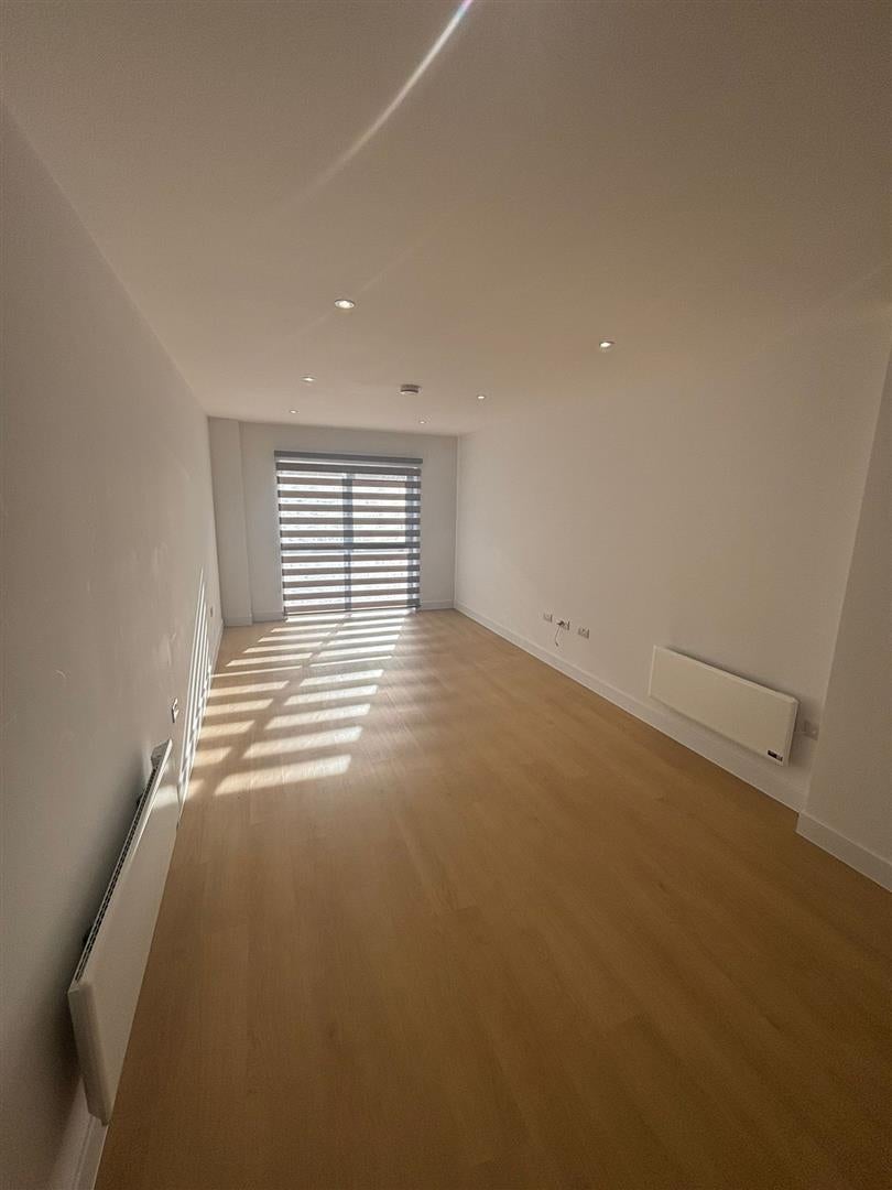 Flat Cherry Orchard East in Swindon