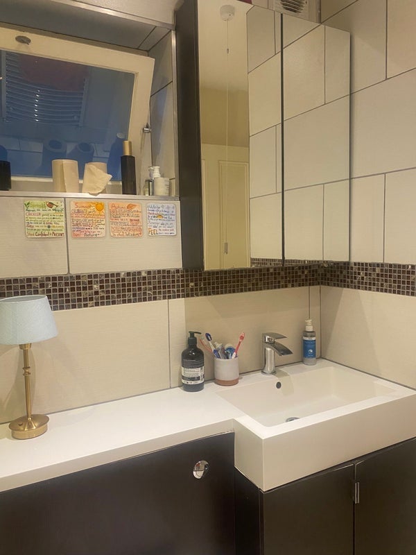 Room Freegrove Road in Greater London