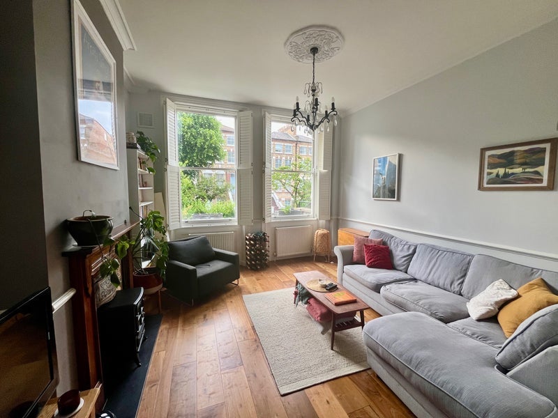 Room Freegrove Road in Greater London