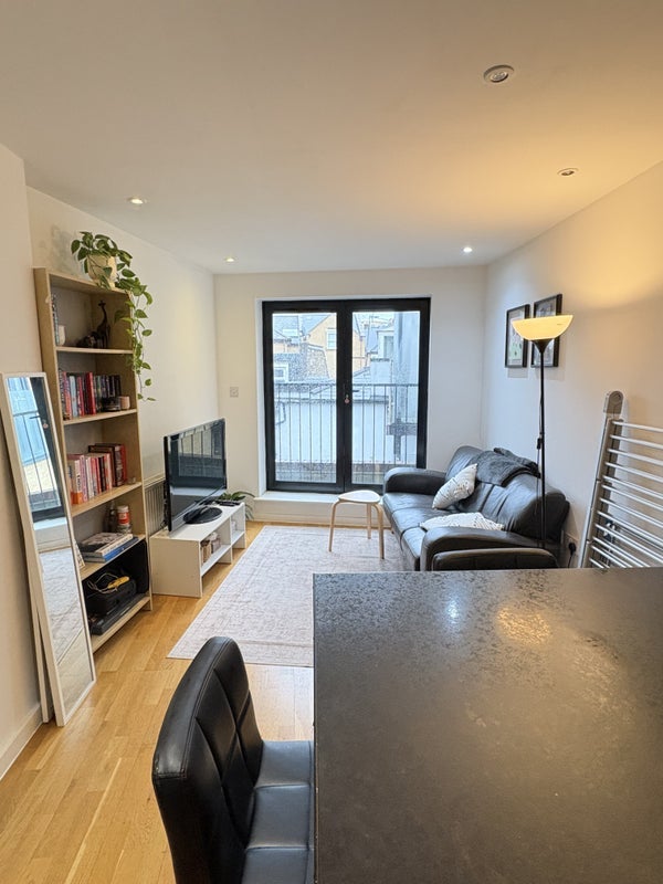 Room St. John's Road in Greater London